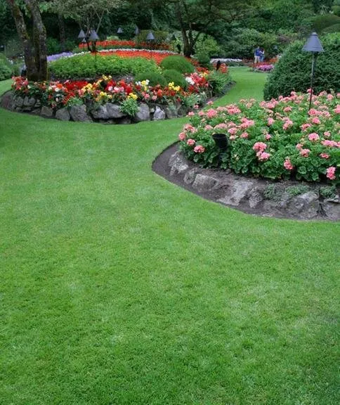 Affordable garden landscaping experts serving South Holland, IL - Timber Crest Landscaping and Lawn Care