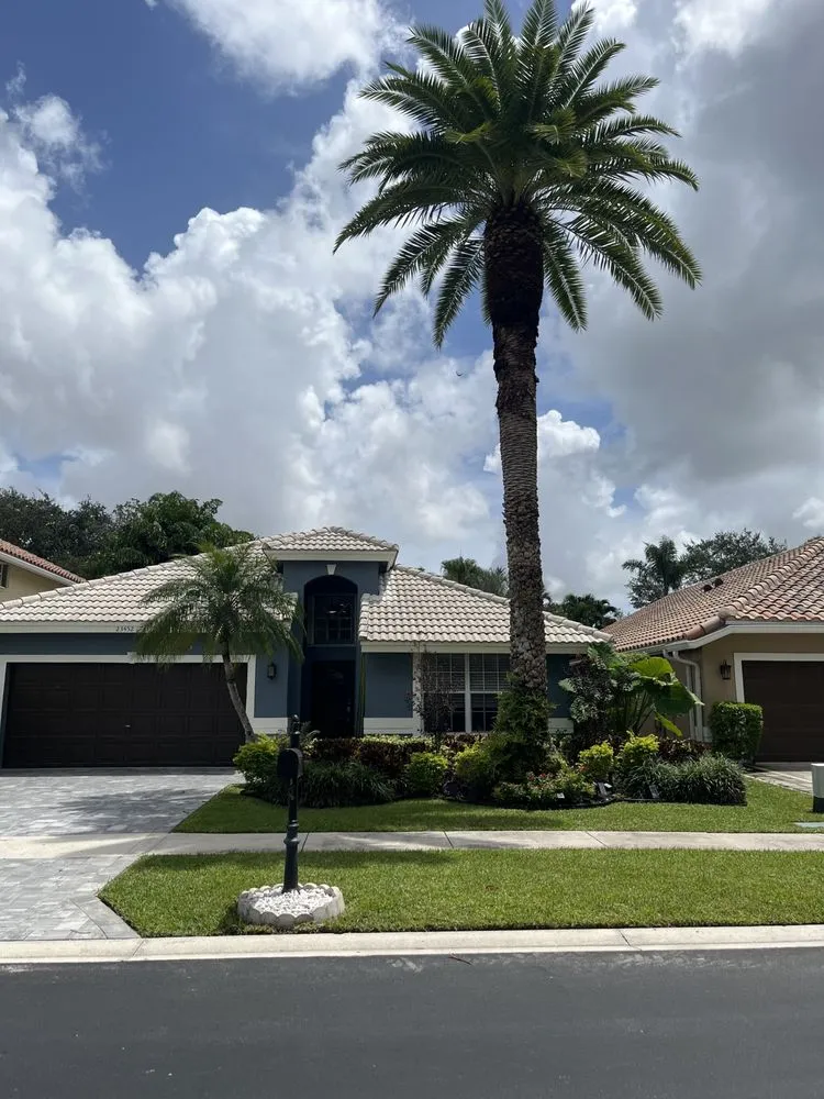 Professional garden landscaping for homes across Lauderdale Lakes, FL - Timber Troupe Tree Care