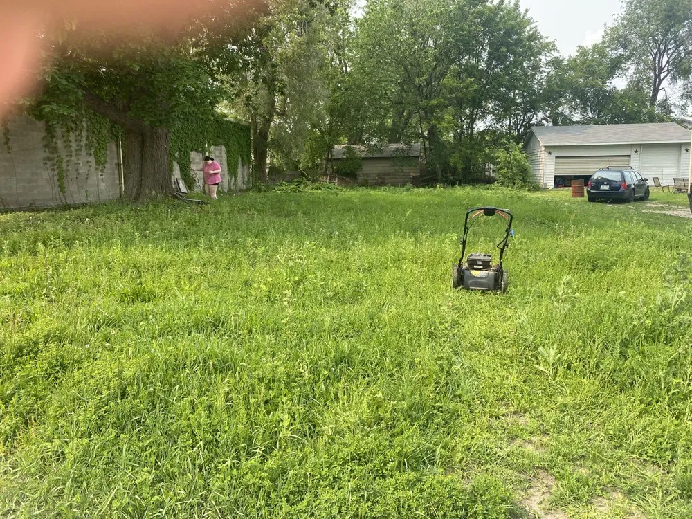 Reliable yard cleanup service in Ankeny, IA - Timblins Cleaning and Hualing