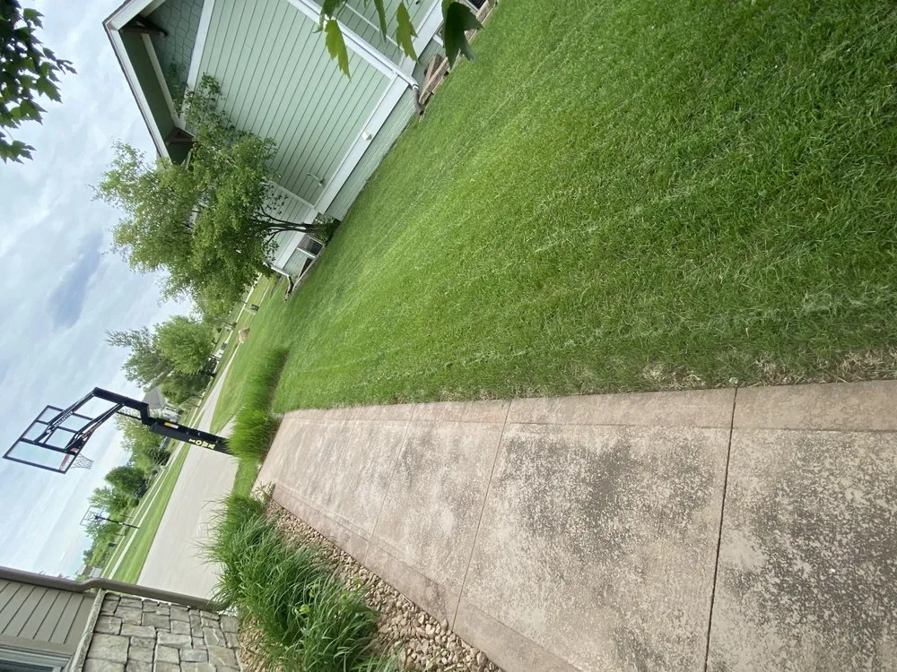 Professional outdoor landscaping experts serving Ankeny, IA - Timblins Cleaning and Hualing