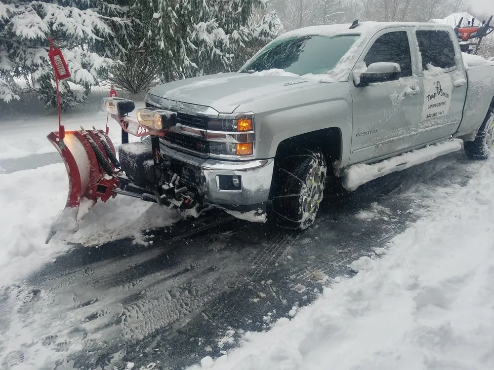 Custom lawn mowing service experts serving Vinton, VA - Timesavers Landscaping