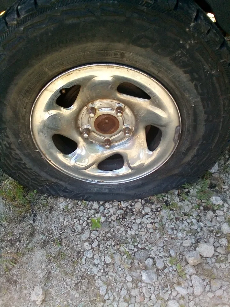 Expert outdoor landscaping experts serving New Albany, IN - Tim's Basic Auto Repair,landscaping,light Construction, Lawn Car