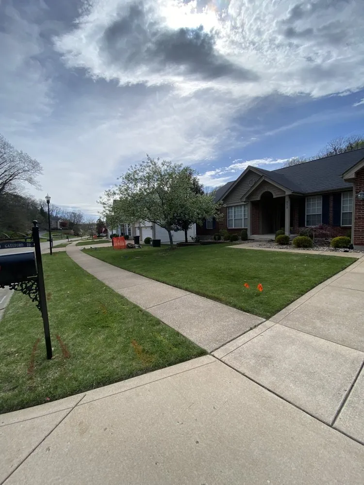 Top-rated garden landscaping in Saint Louis, MO - Tims Mow and Blow