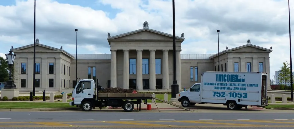 Affordable yard cleanup service for year-round maintenance across Tuscaloosa, AL - Tinco Landscape