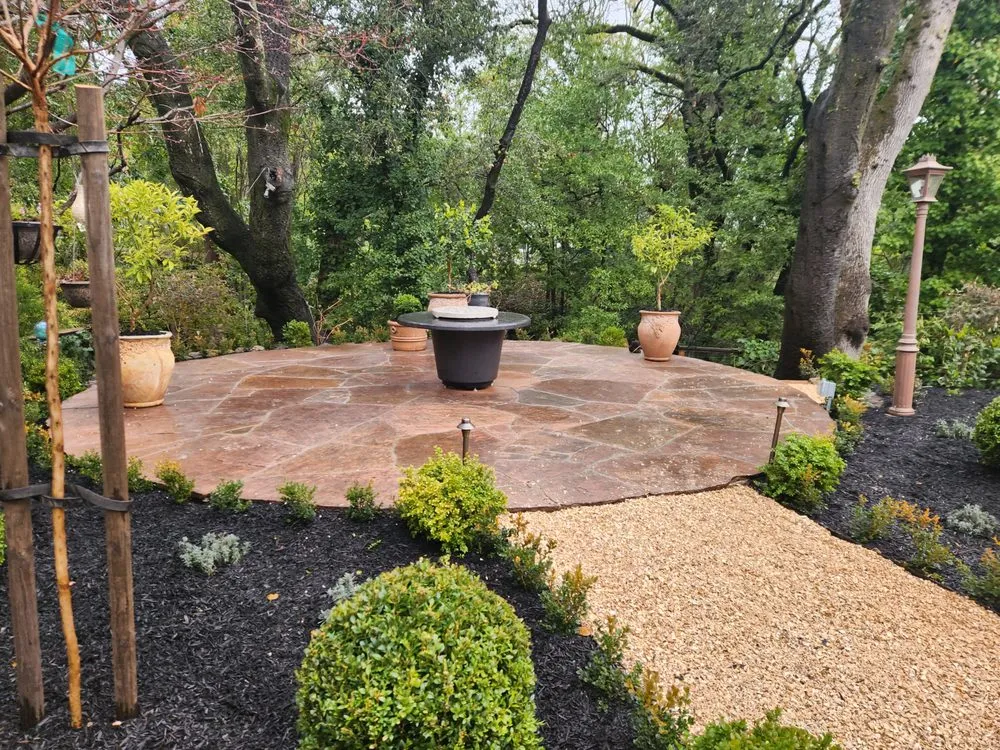 Professional outdoor landscaping for beautiful yards in Antioch, CA by Tino´s Landscape & Garden