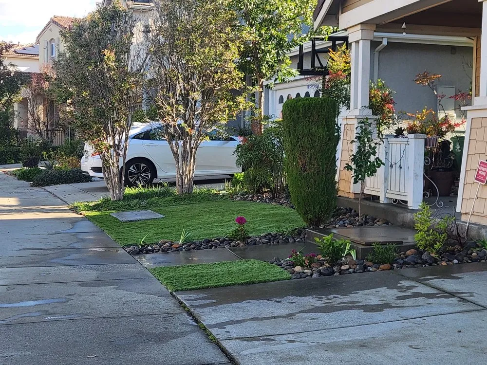 Local lawn mowing service for homes in Antioch, CA by Tino´s Landscape & Garden