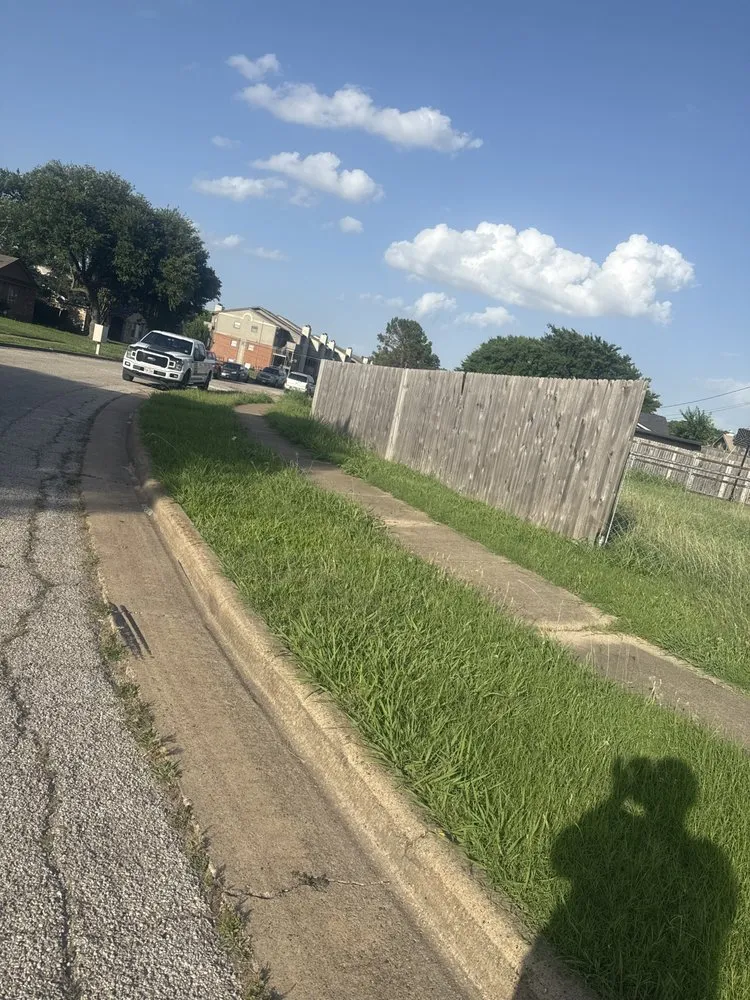 Reliable yard cleanup service experts serving Grand Prairie, TX - Tinsley’s Cutting Up Lawn Service