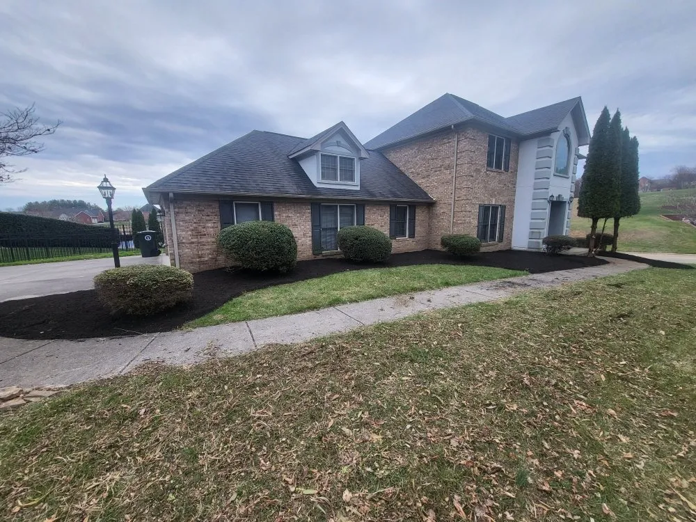 Custom lawn mowing service in Morristown, TN - Tip Top Lawns And Landscaping