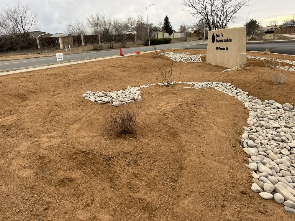 Local yard maintenance experts serving Los Ranchos de Albuquerque, NM - Tip Top SF