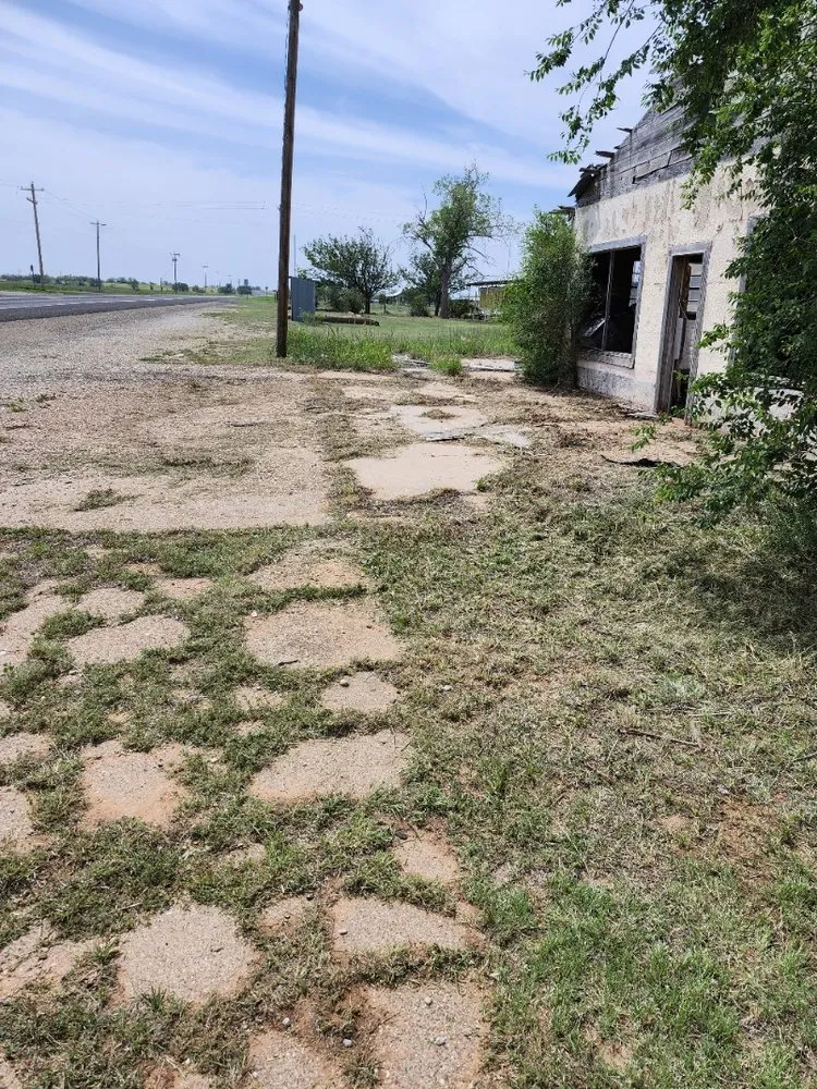 Trusted lawn care service experts serving Lubbock, TX - Titan Cuts