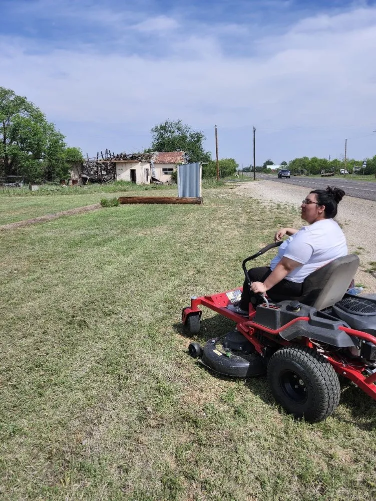 Professional yard cleanup service in Lubbock, TX - Titan Cuts