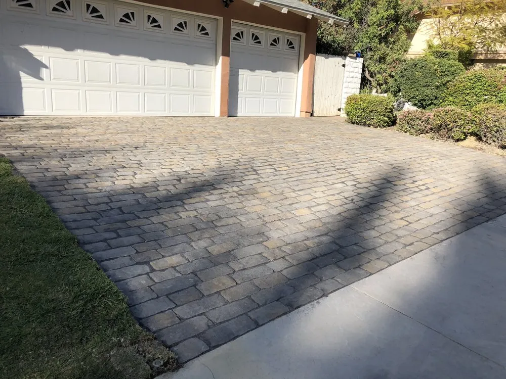 Top-rated yard maintenance with custom design in Los Angeles, CA by Titan Pavers