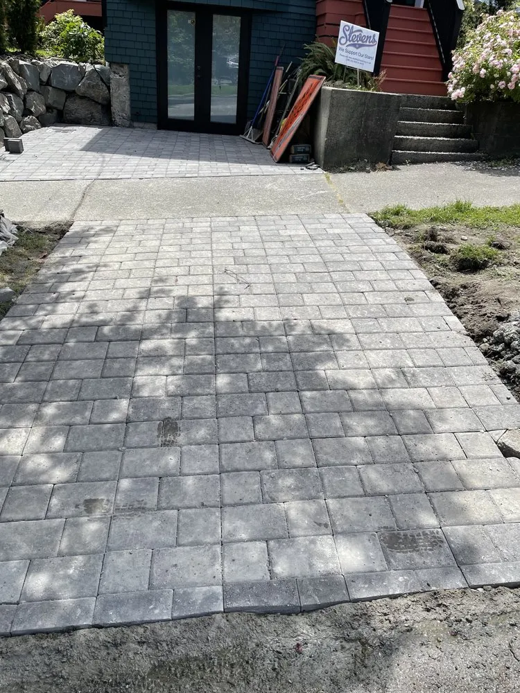 Expert garden landscaping for residential properties in Duvall, WA by Titan Rockeries and Construction