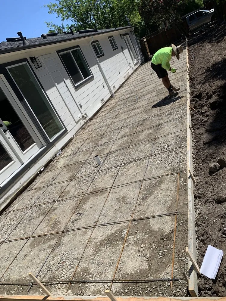 Expert garden landscaping in Brentwood, CA by Tito’s Concrete & Landscape