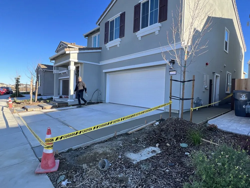 Trusted yard cleanup service for year-round maintenance across Brentwood, CA - Tito’s Concrete & Landscape