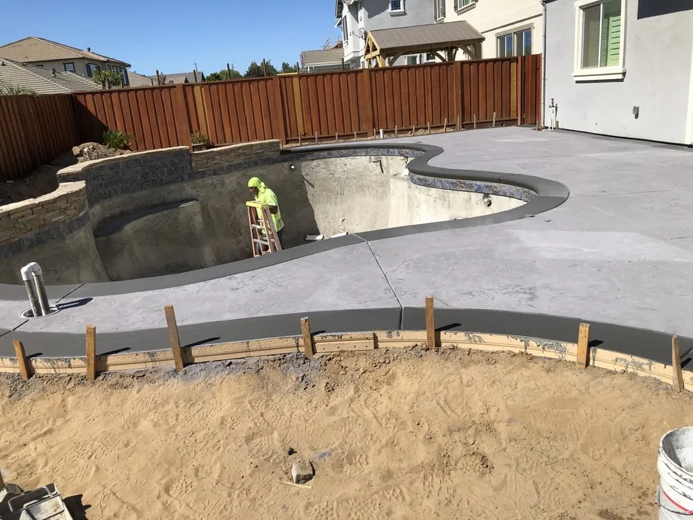 Local garden landscaping for year-round maintenance in Brentwood, CA by Tito’s Concrete & Landscape