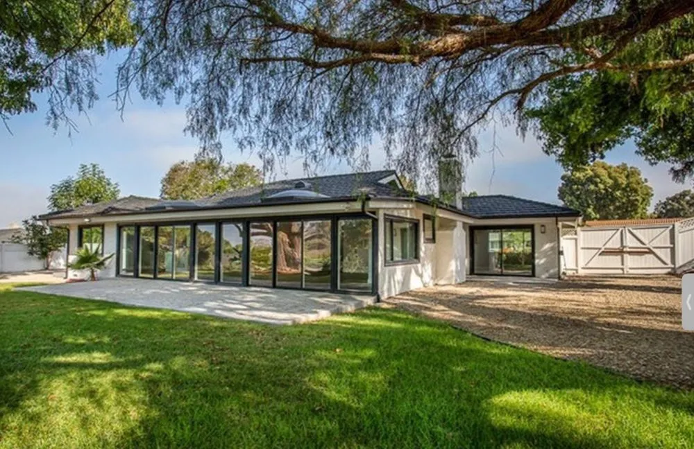 Custom garden landscaping in Calabasas, CA by TItus Construction