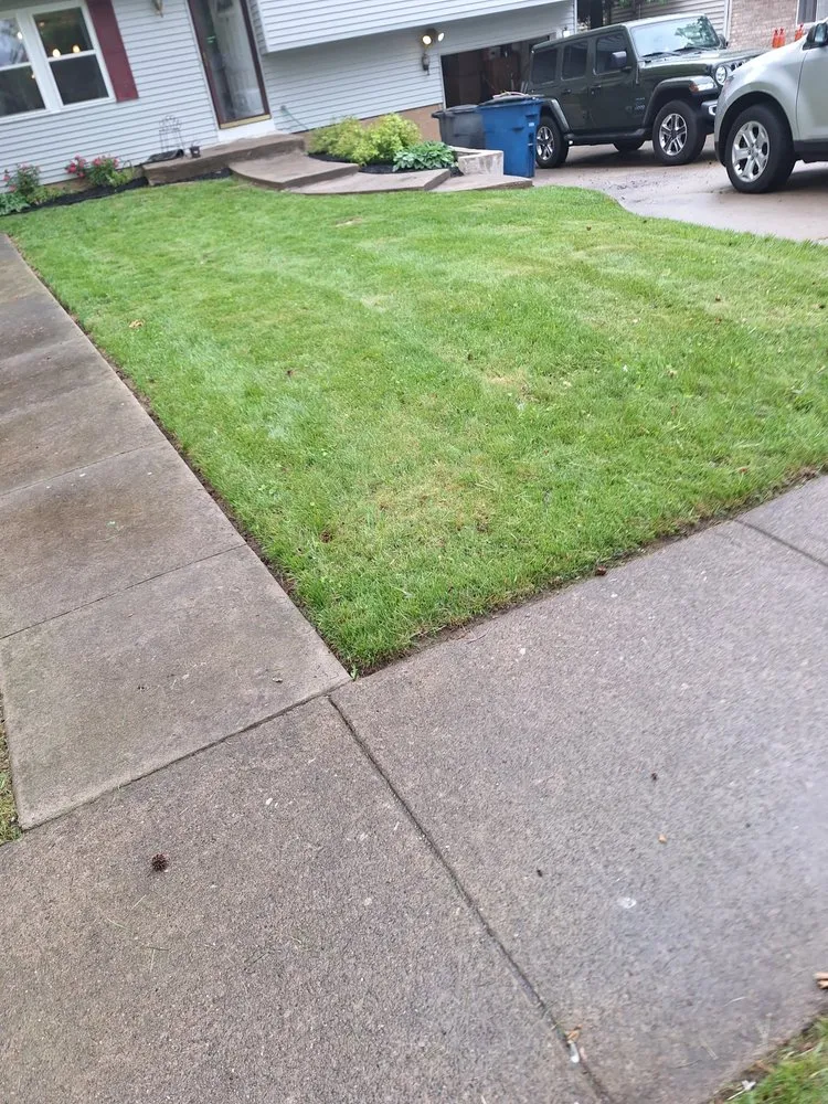 Trusted lawn mowing service in Toledo, OH - T&J Landsccaping