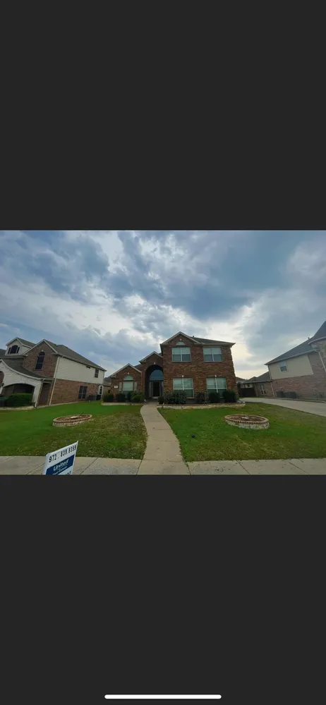 Custom landscaping services for homes in Red Oak, TX by T&J services