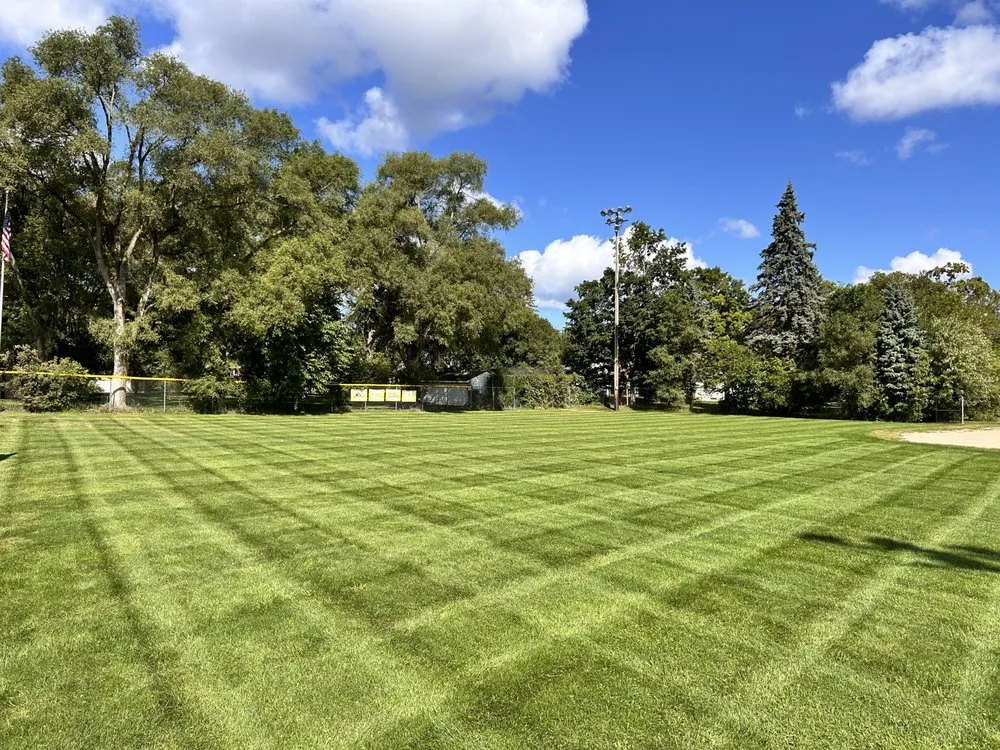 Professional outdoor landscaping in Howell, MI - TJH Outdoor