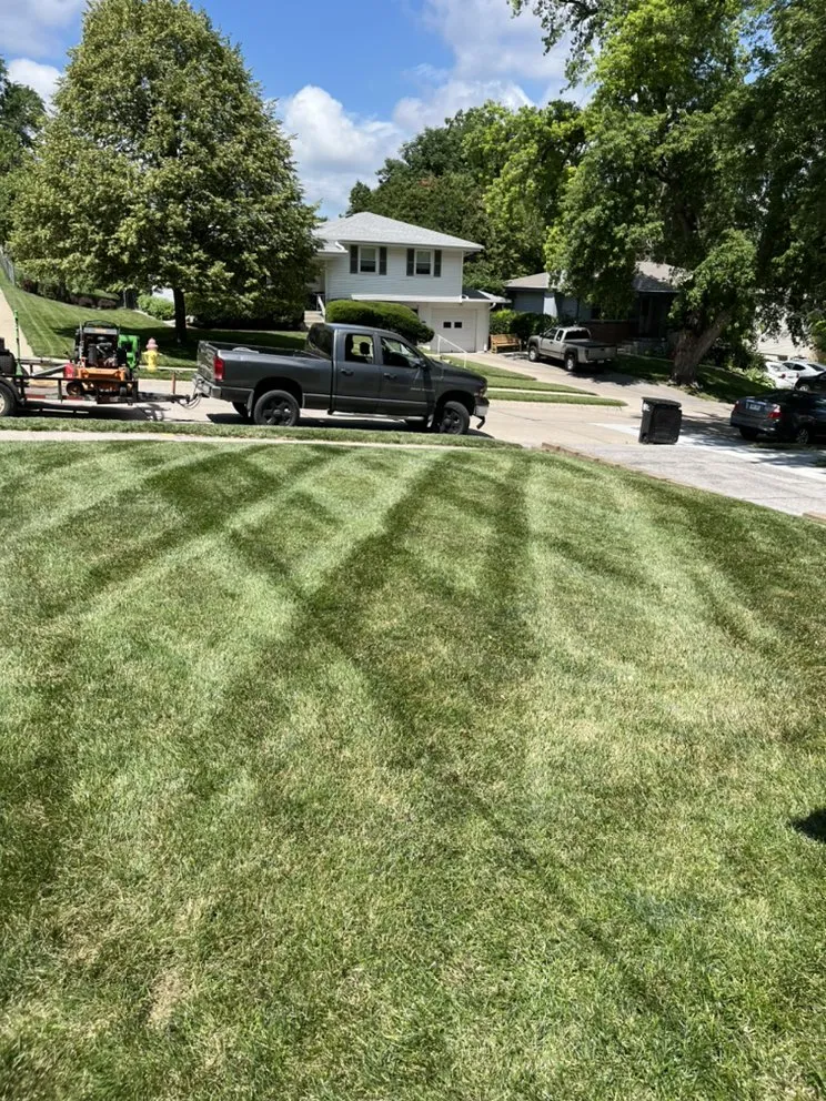 Affordable lawn care service experts serving Omaha, NE - Tj's Lawn Maintenance