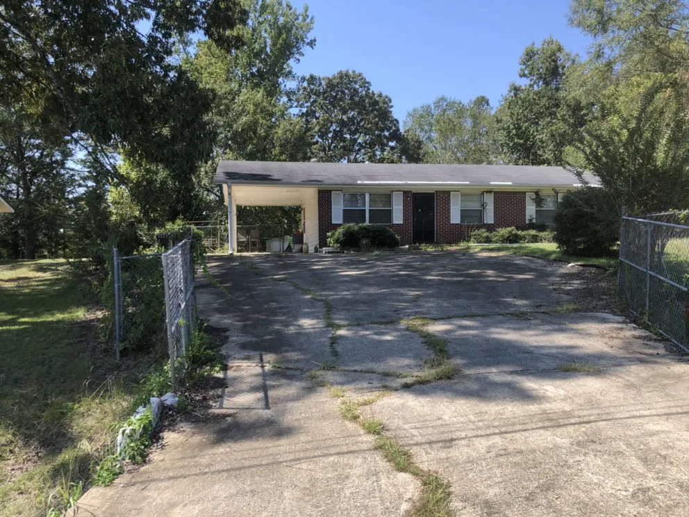 Affordable yard maintenance for beautiful yards across Centreville, AL - TJS Lawn Service