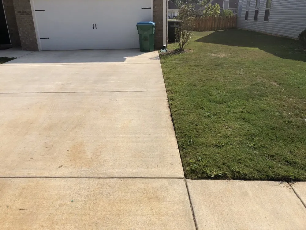 Professional lawn care service with custom design in Centreville, AL by TJS Lawn Service