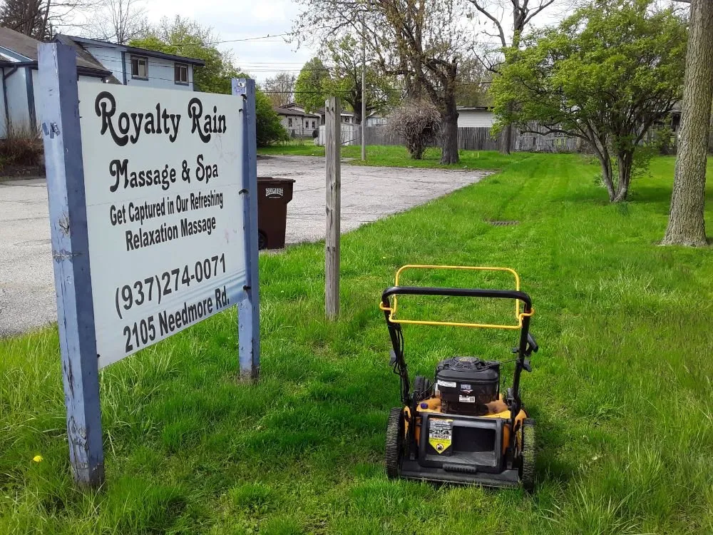 Expert outdoor landscaping in Dayton, OH - Tk Handyman and Lawn Care Services