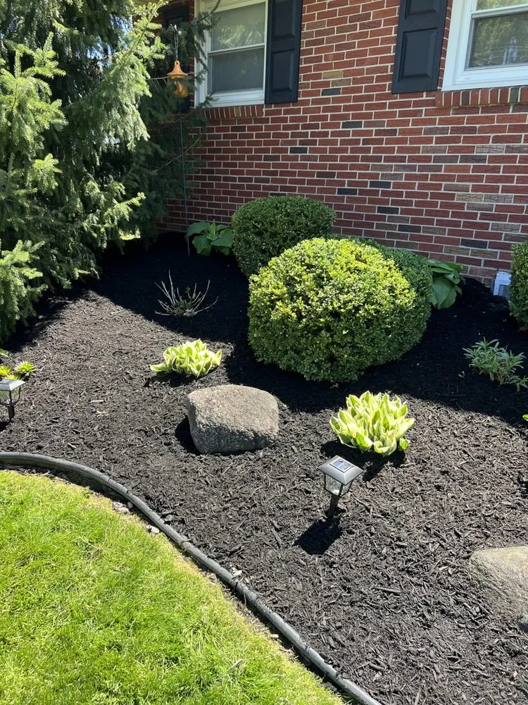 Expert garden landscaping in Syracuse, NY by Tk Landscapes
