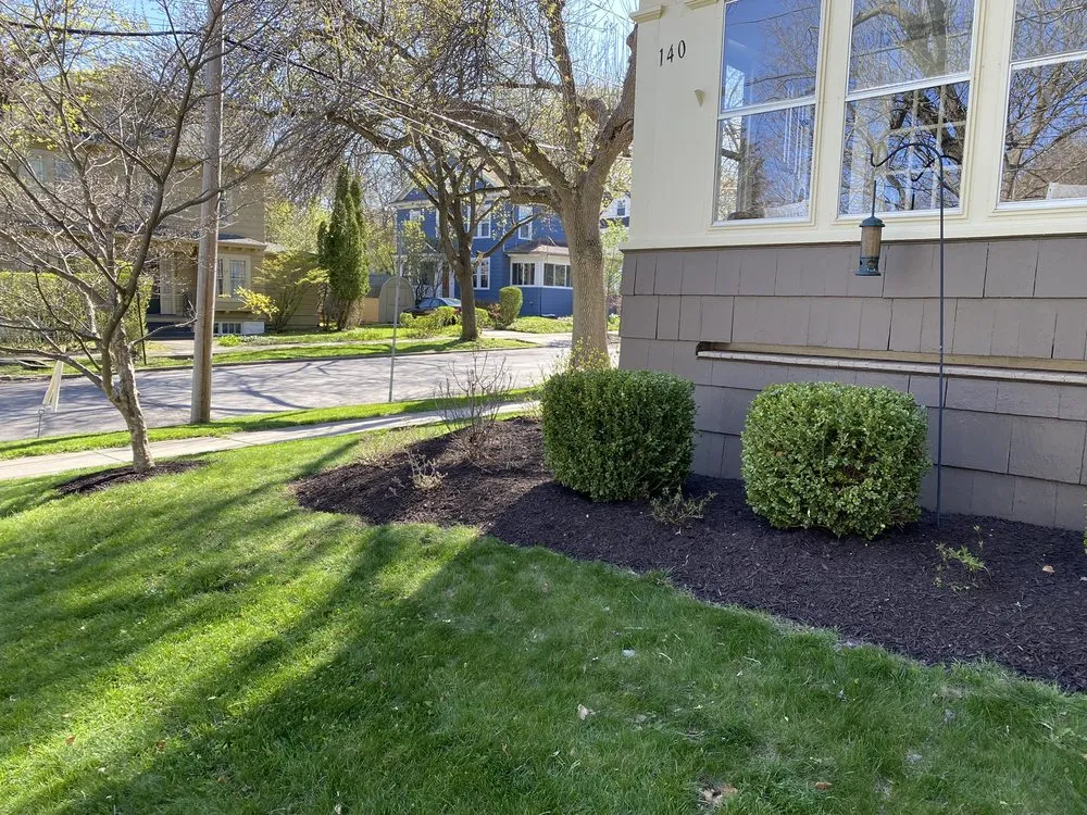 Professional garden landscaping in Syracuse, NY by Tk Landscapes