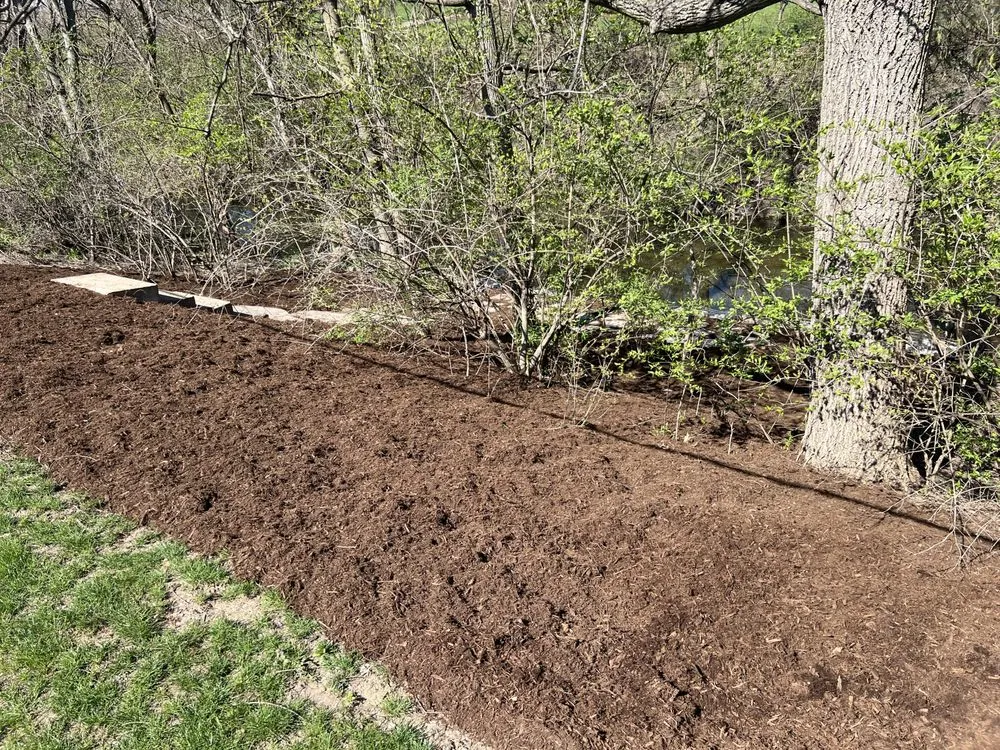 Local residential landscaping experts serving Chestnut, IL - T&K Landscaping & Home Improvement