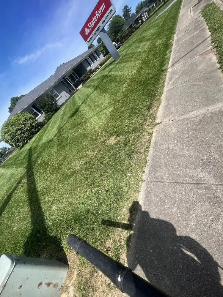 Reliable residential landscaping experts serving Stanford, KY - T&K Mowing