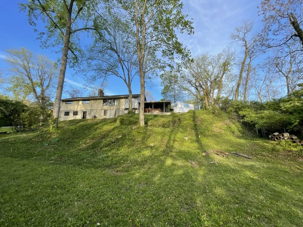 Expert yard maintenance experts serving Cincinnati, OH - TLC Lawn and Trees