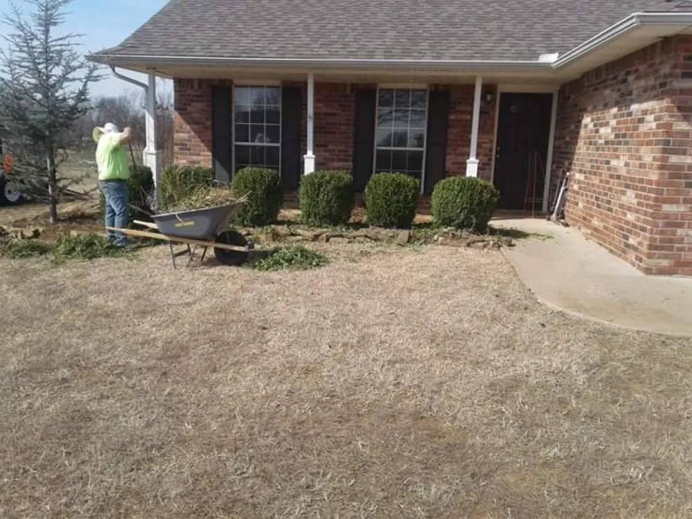 Professional yard maintenance experts serving Chelsea, OK - TLG Lawn & Landscape