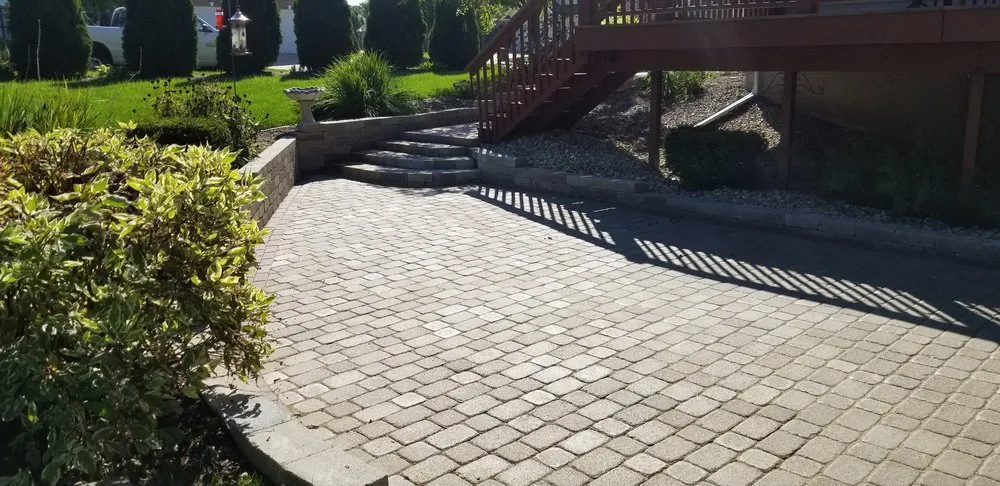 Professional lawn mowing service experts serving Peoria, IL - TLL Landscaping