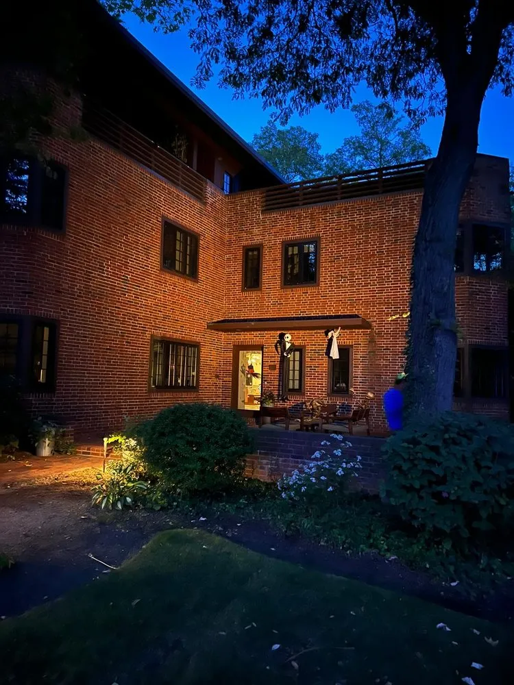 Reliable garden landscaping experts serving Des Plaines, IL - TLW Irrigation and Landscaping