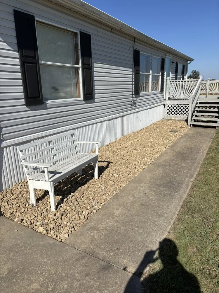 Professional residential landscaping in Elsberry, MO by TMM Landscapes