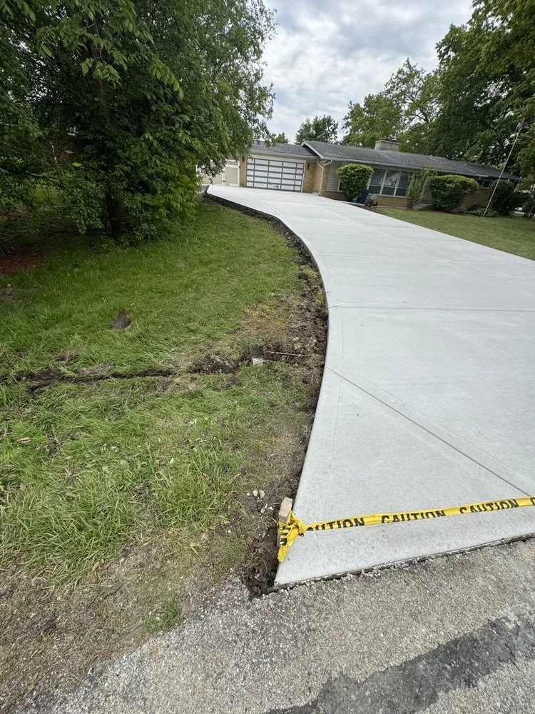 Expert residential landscaping experts serving Elk Grove Village, IL - TMW Enterprises Paving & Maintenance