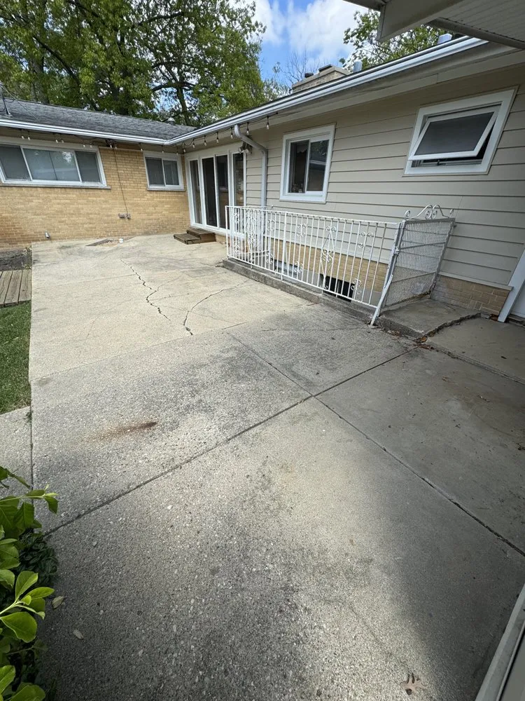 Trusted lawn care service in Elk Grove Village, IL by TMW Enterprises Paving & Maintenance