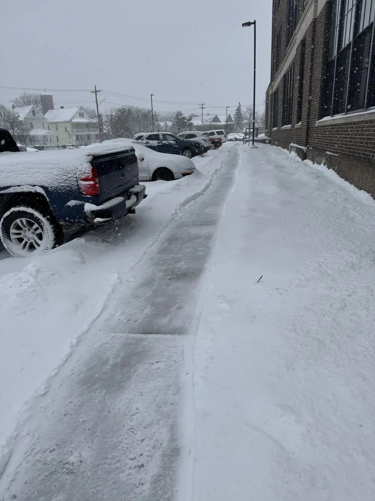 Reliable yard maintenance in Niagara Falls, NY by T&N Contracting & Snow Removal