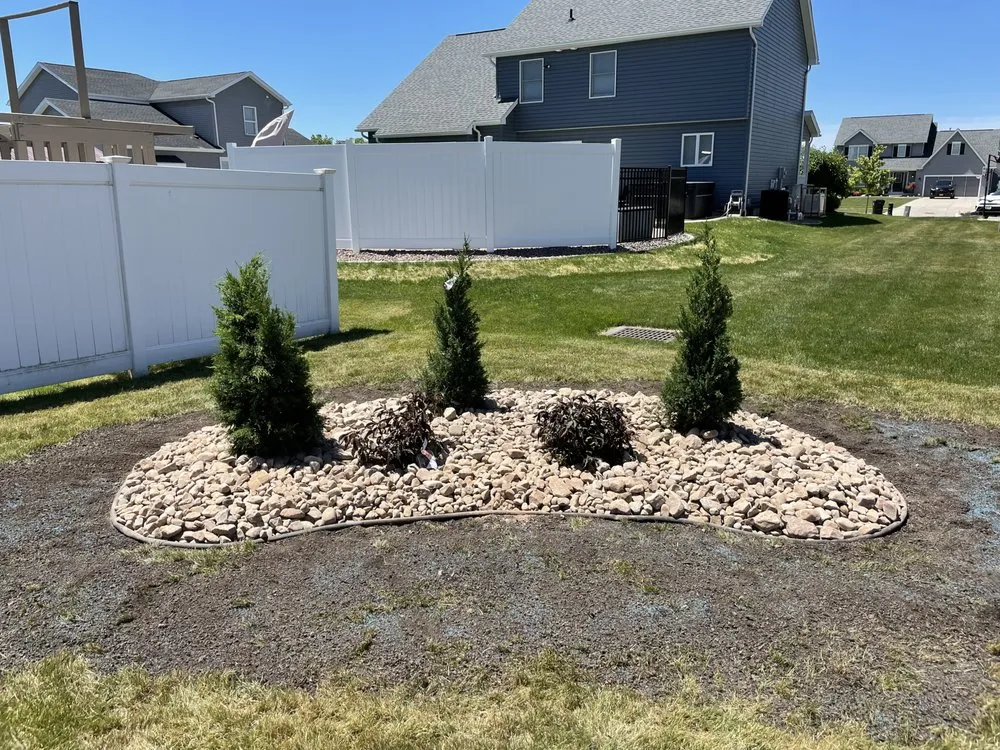 Reliable yard maintenance for beautiful yards in Buffalo, NY by TNA Landscaping