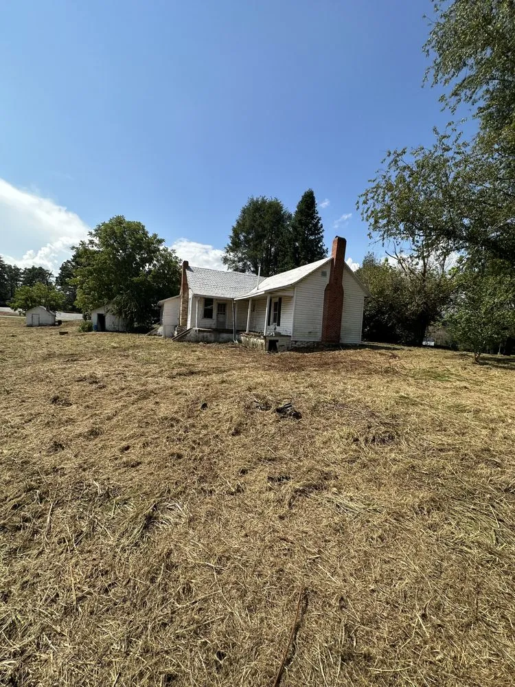 Local yard cleanup service in Marion, NC by TNE Lawn & Trimming