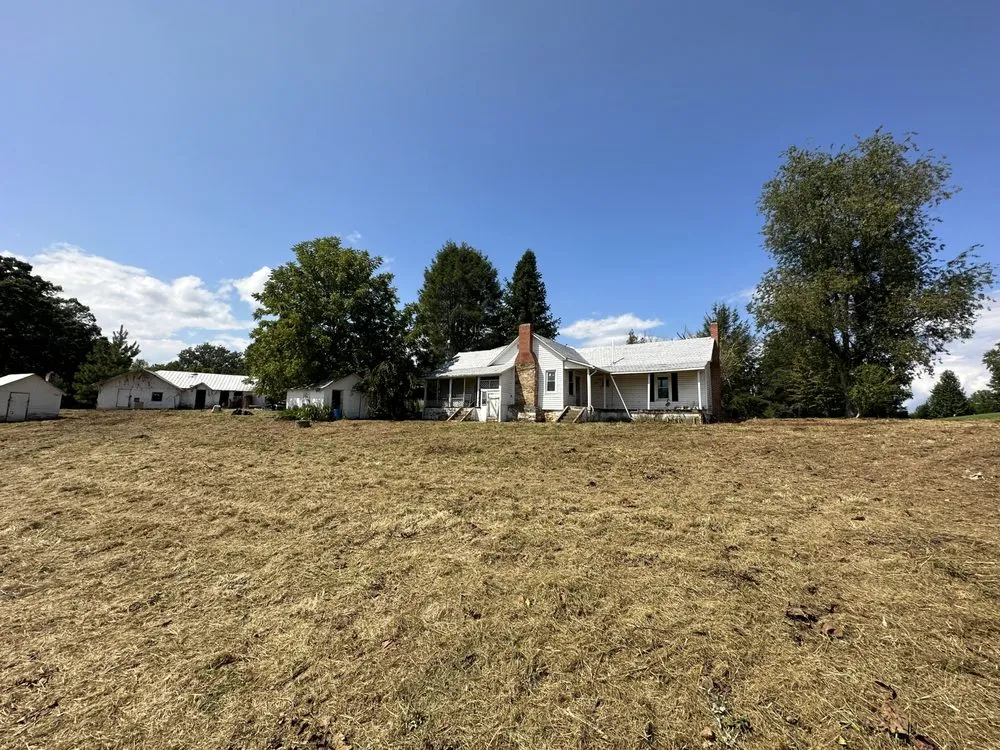 Top-rated landscaping services for homes in Marion, NC by TNE Lawn & Trimming