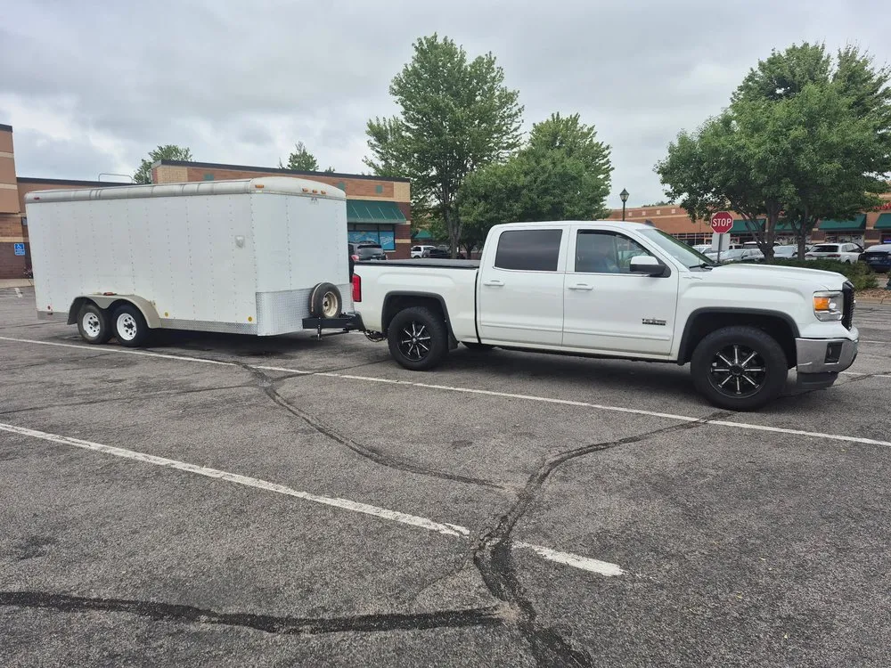 Reliable yard cleanup service for beautiful yards in Hopkins, MN by TNT Estate Services