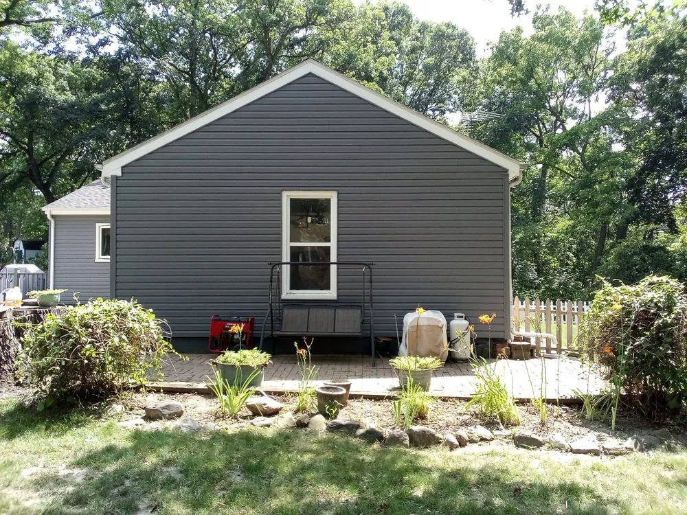 Local garden landscaping experts serving Chillicothe, IL - TnT Helping Hands