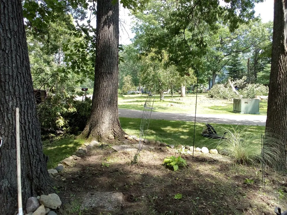 Reliable lawn mowing service in Chillicothe, IL - TnT Helping Hands