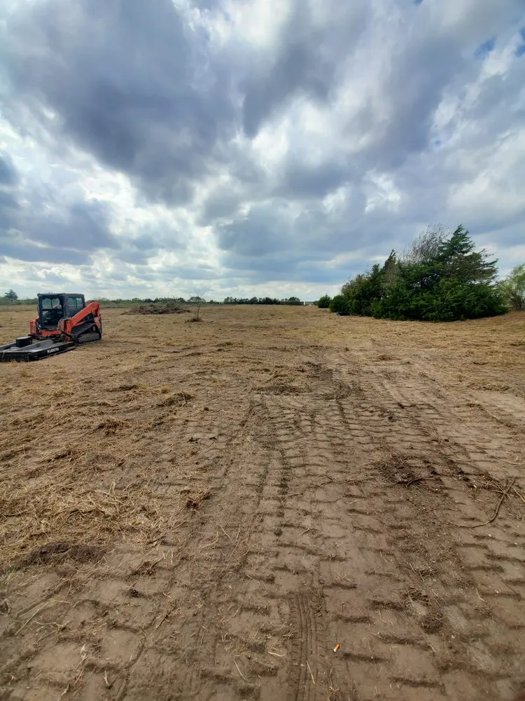 Reliable yard maintenance in Hubbard, TX by TNT Land Management