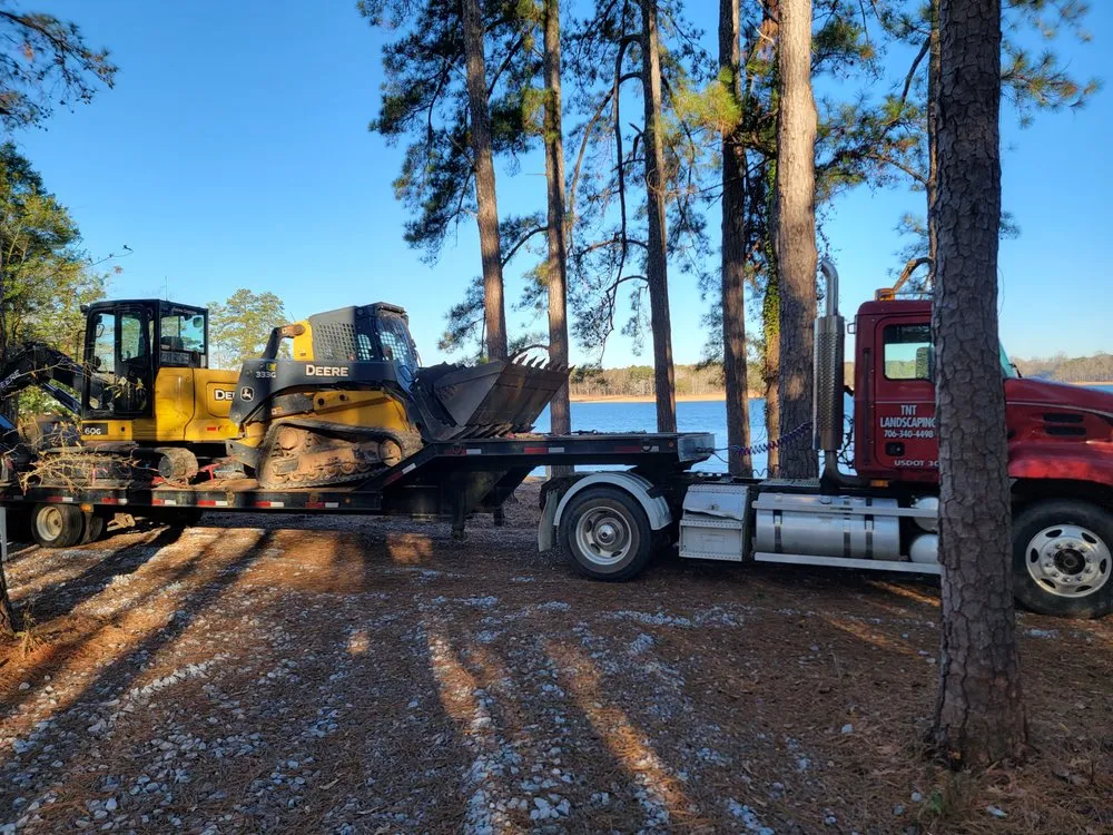 Professional yard cleanup service in Comer, GA by TNT Landscaping