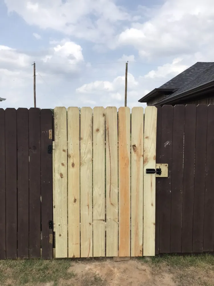 Reliable yard maintenance in Sherman, TX by TNT Landscaping