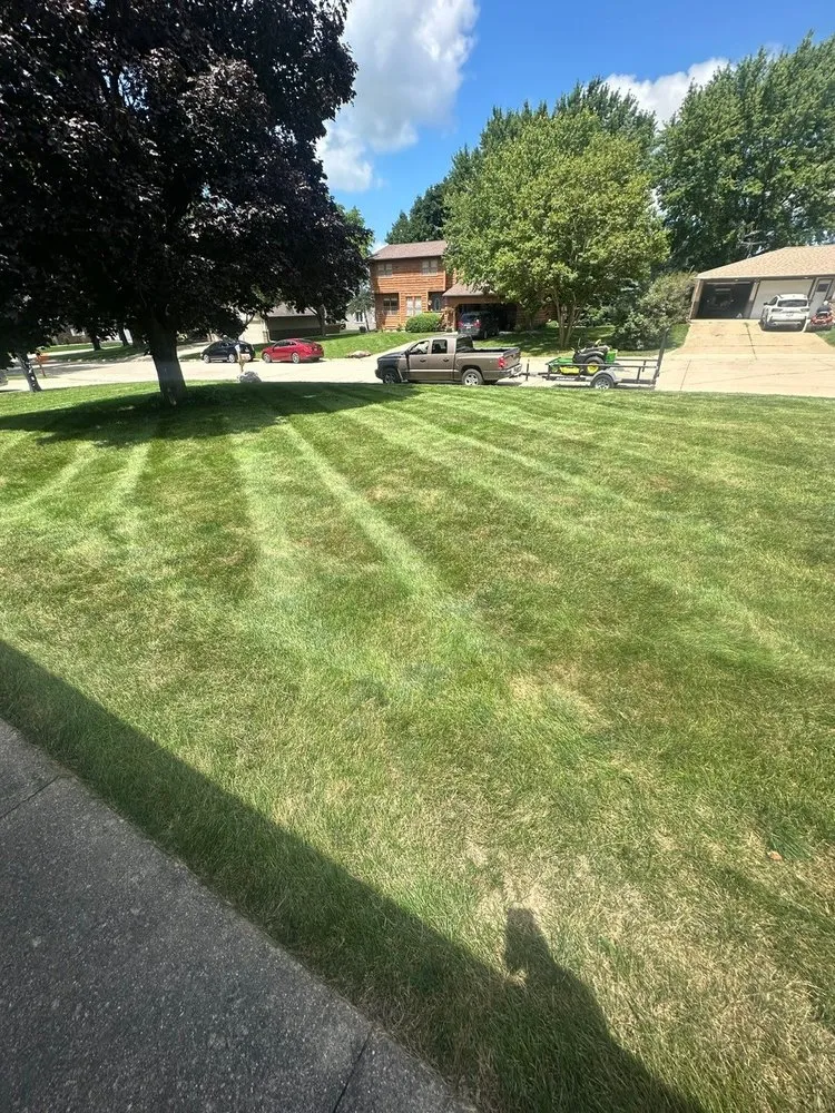 Expert garden landscaping in Cherokee, IA by TnT Lawn & Landscaping